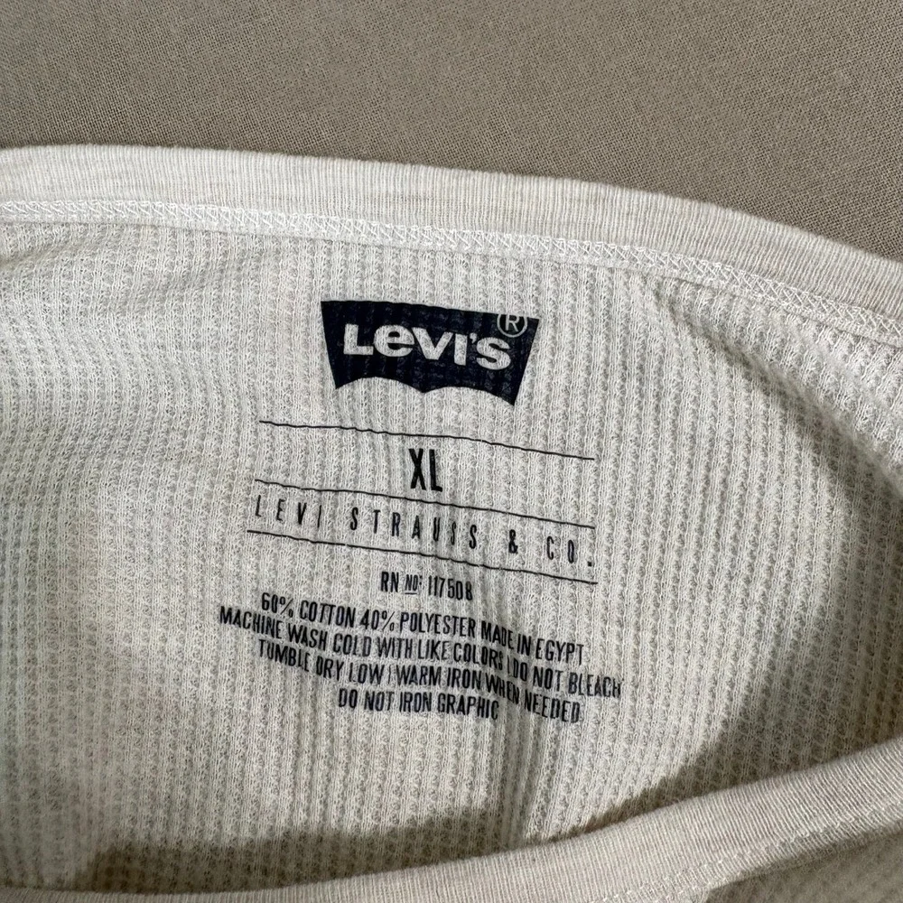 Levi's Thermal Waffle Knit Shirt‎ Mens Size XL White Long Sleeve Graphic Print